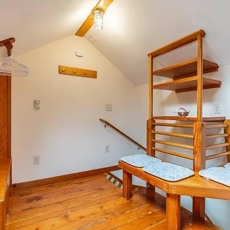 Charming Two-Level Retreat In Capitol Hill - Foxglove Inn-2